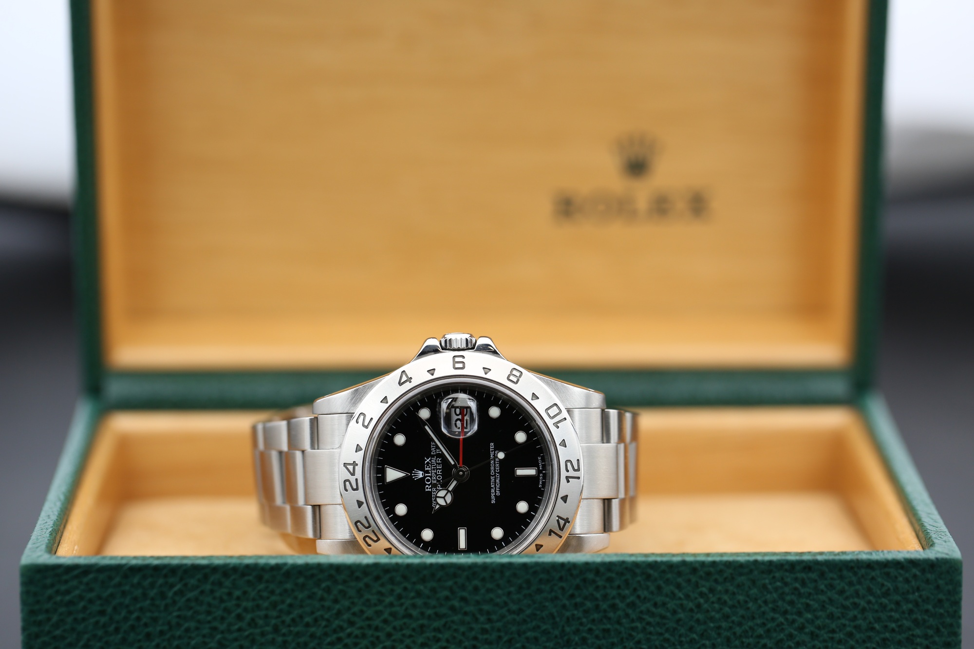 Rolex 16570 Black EXPLORER II 40mm 2002 — view 3