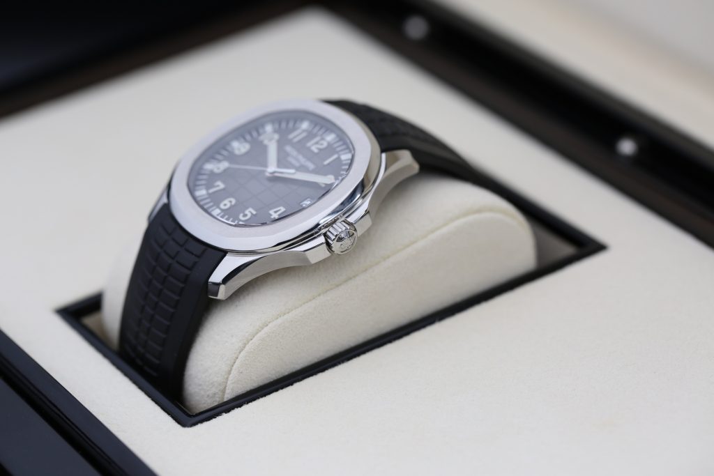Patek Philippe 5167A-001 Charcoal Grey AQUANAUT  40.8mm 2018