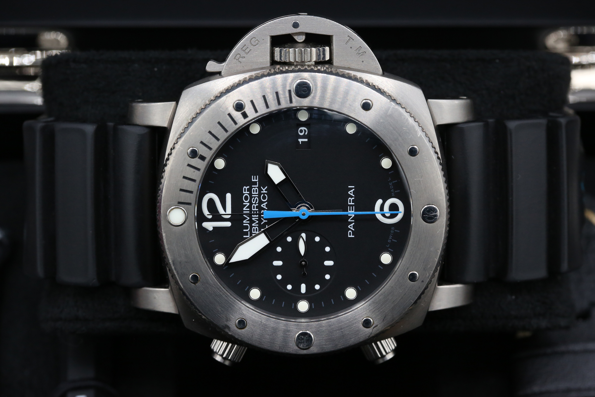 Panerai PAM00614 Black LUMINOR  47mm 2017 — view 2
