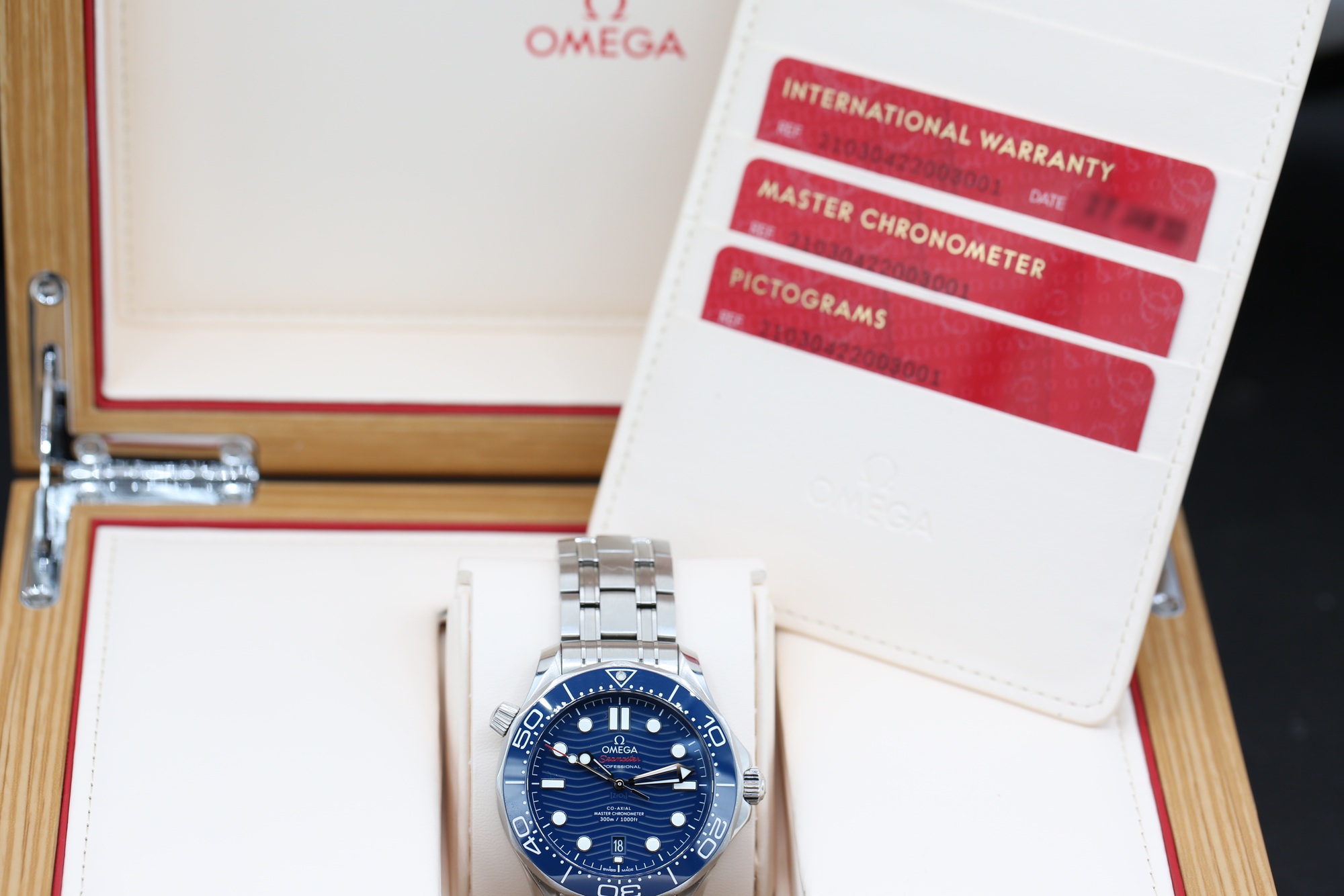 Omega 210.30.42.20.03.001 Blue SEA MASTER  42mm 2020 — view 4