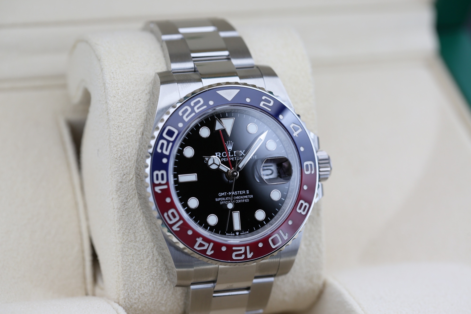 Rolex 126710BLRO Black GMT-MASTER II 40mm 2022 PEPSI — view 2