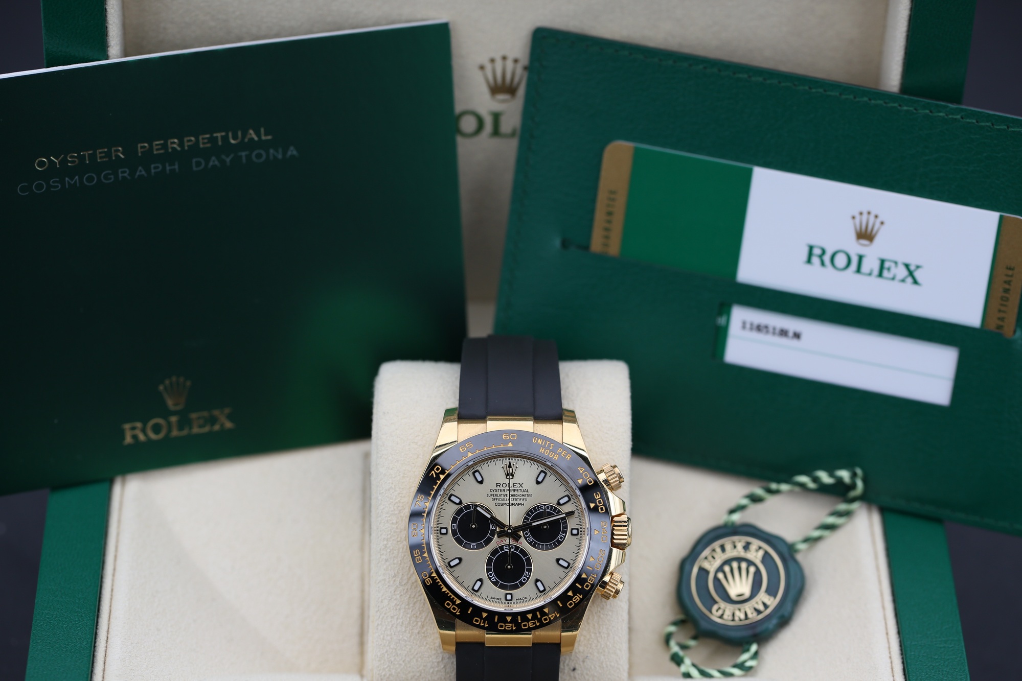 Rolex 116518LN Black DAYTONA 40mm 2018 PIKACHU — view 5