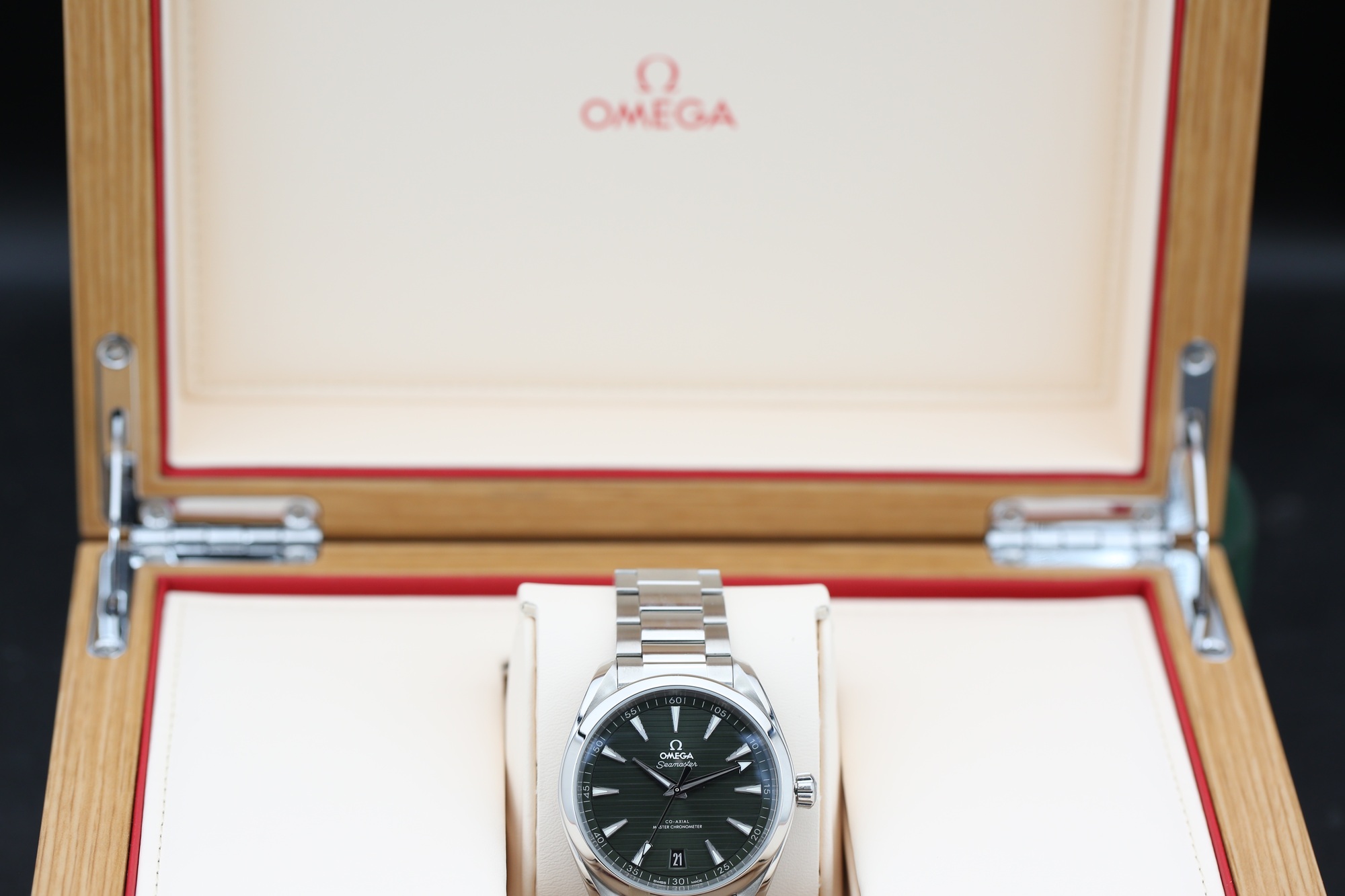 Omega 220.10.41.21.10.001 Green SEAMASTER AQUA TERRA 41mm 2023 — view 3
