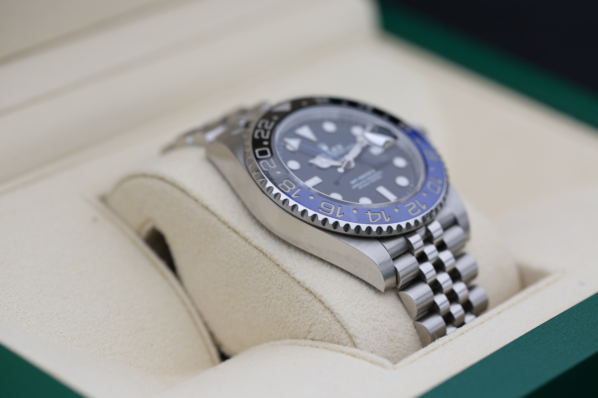 Rolex 126710BLNR Black GMT-MASTER II 40mm 2022 Batgirl — view 7
