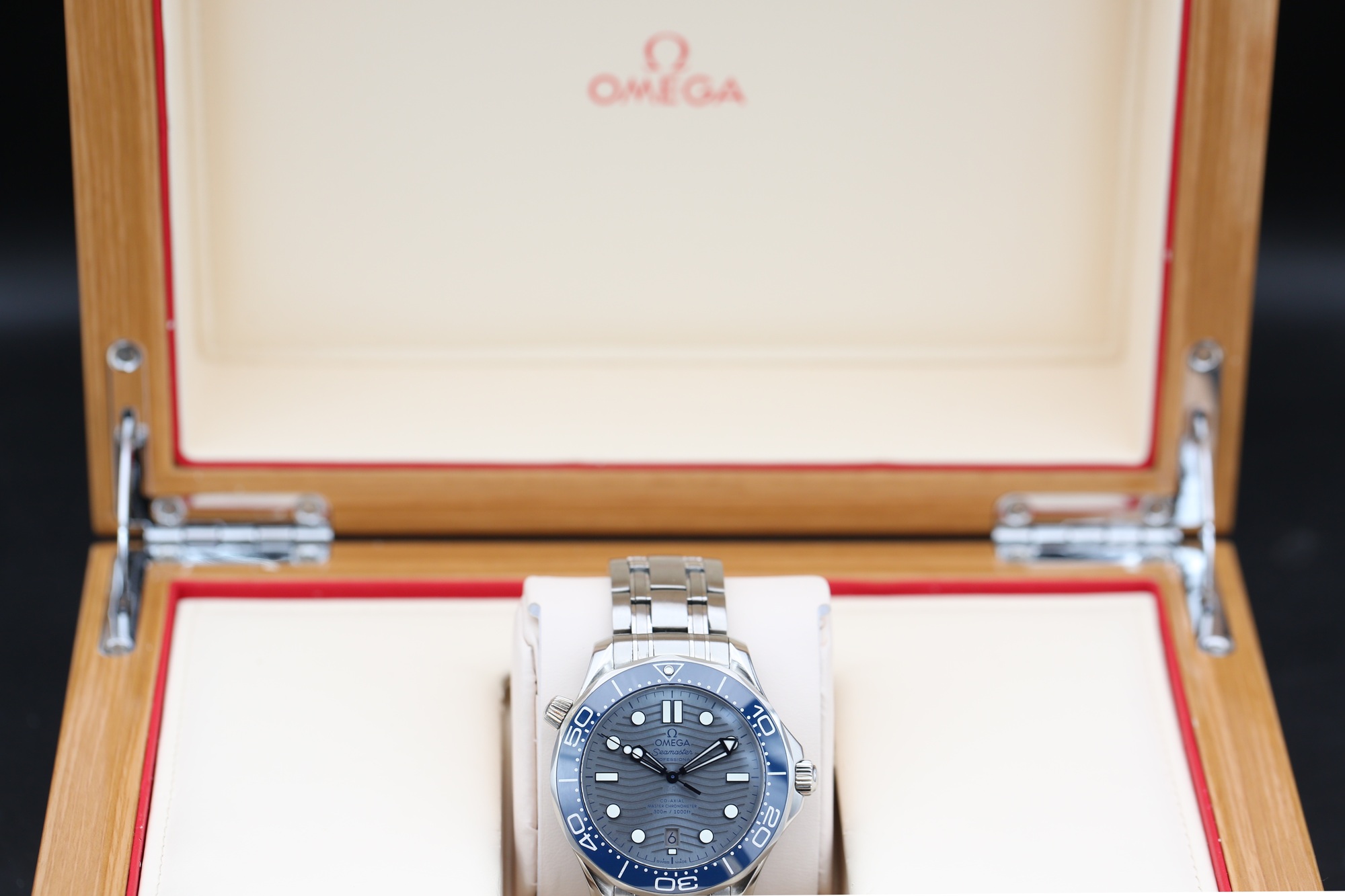 Omega 210.30.42.20.06.001 Chrome SEAMASTER 42mm 2023 — view 4