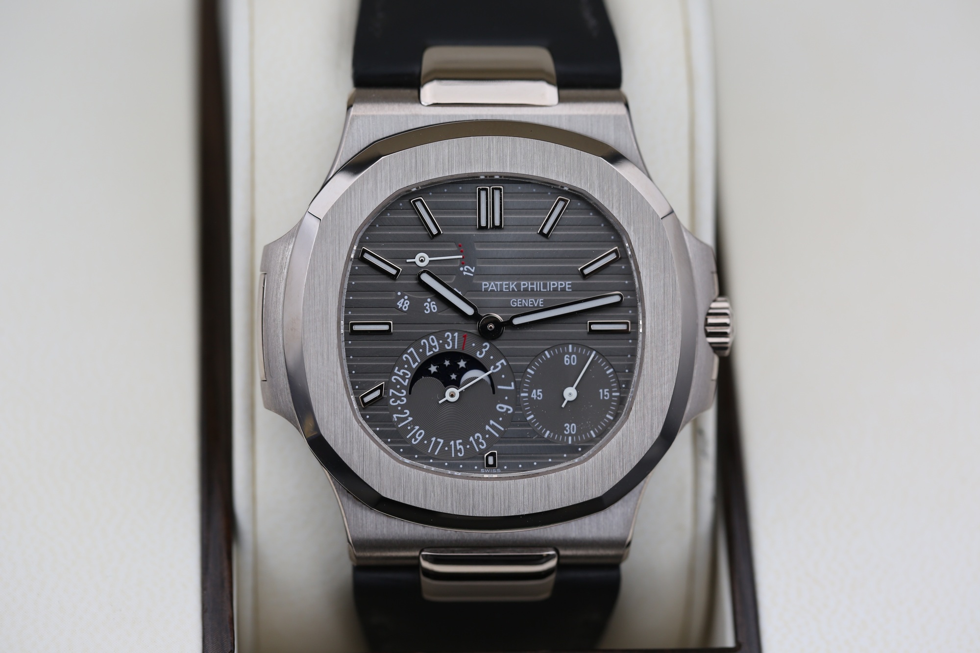 Patek Philippe 5712G-001 Grey NAULITUS 40mm 2008