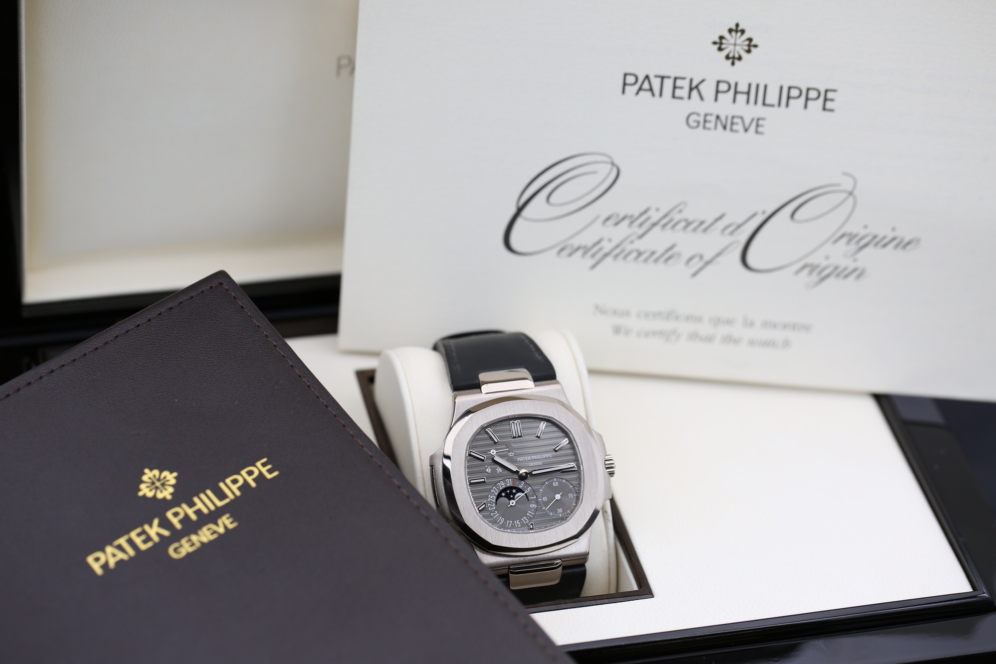 Patek Philippe 5712G-001 Grey NAULITUS 40mm 2008 — view 4