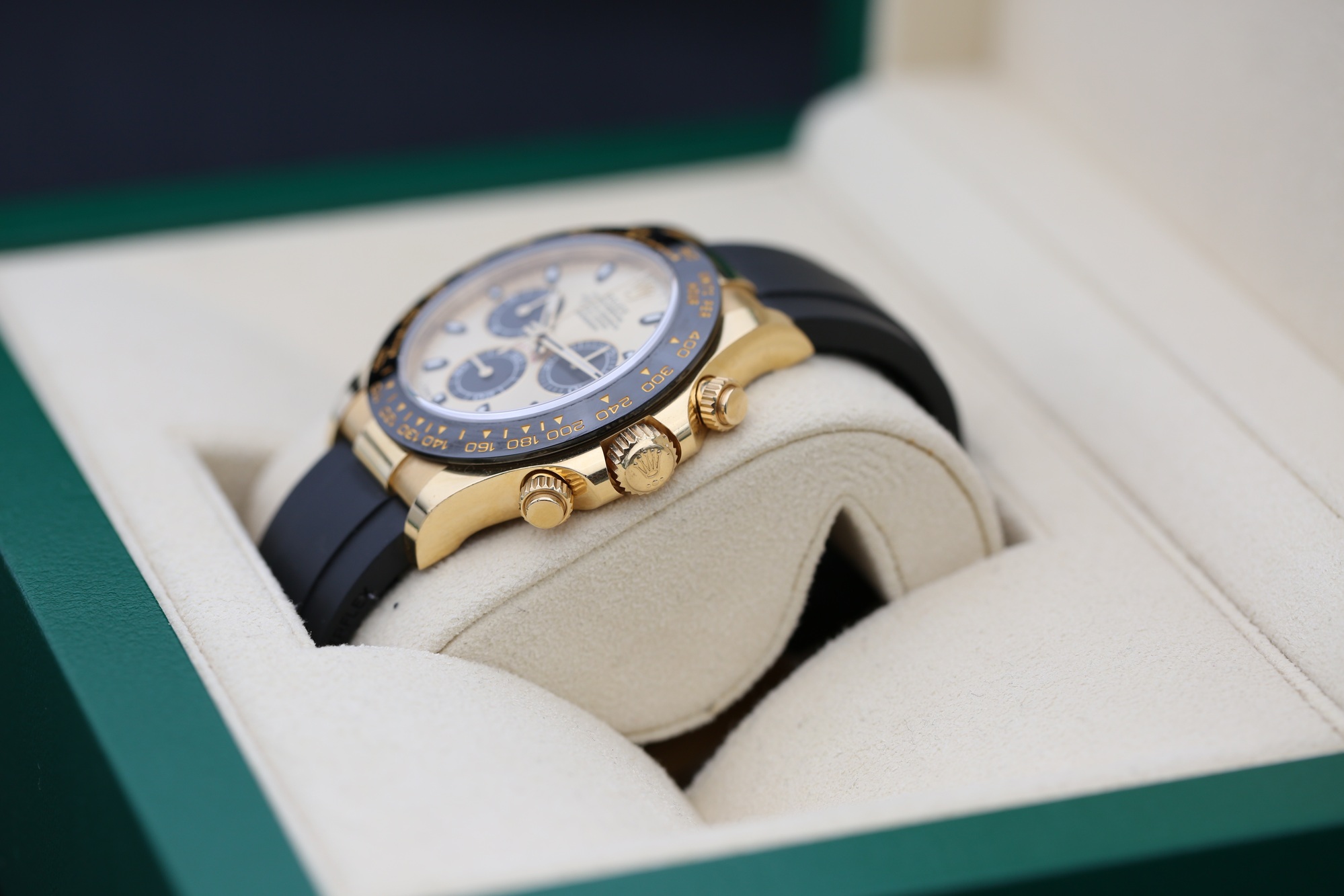 Rolex 116518LN Black DAYTONA 40mm 2018 PIKACHU — view 6