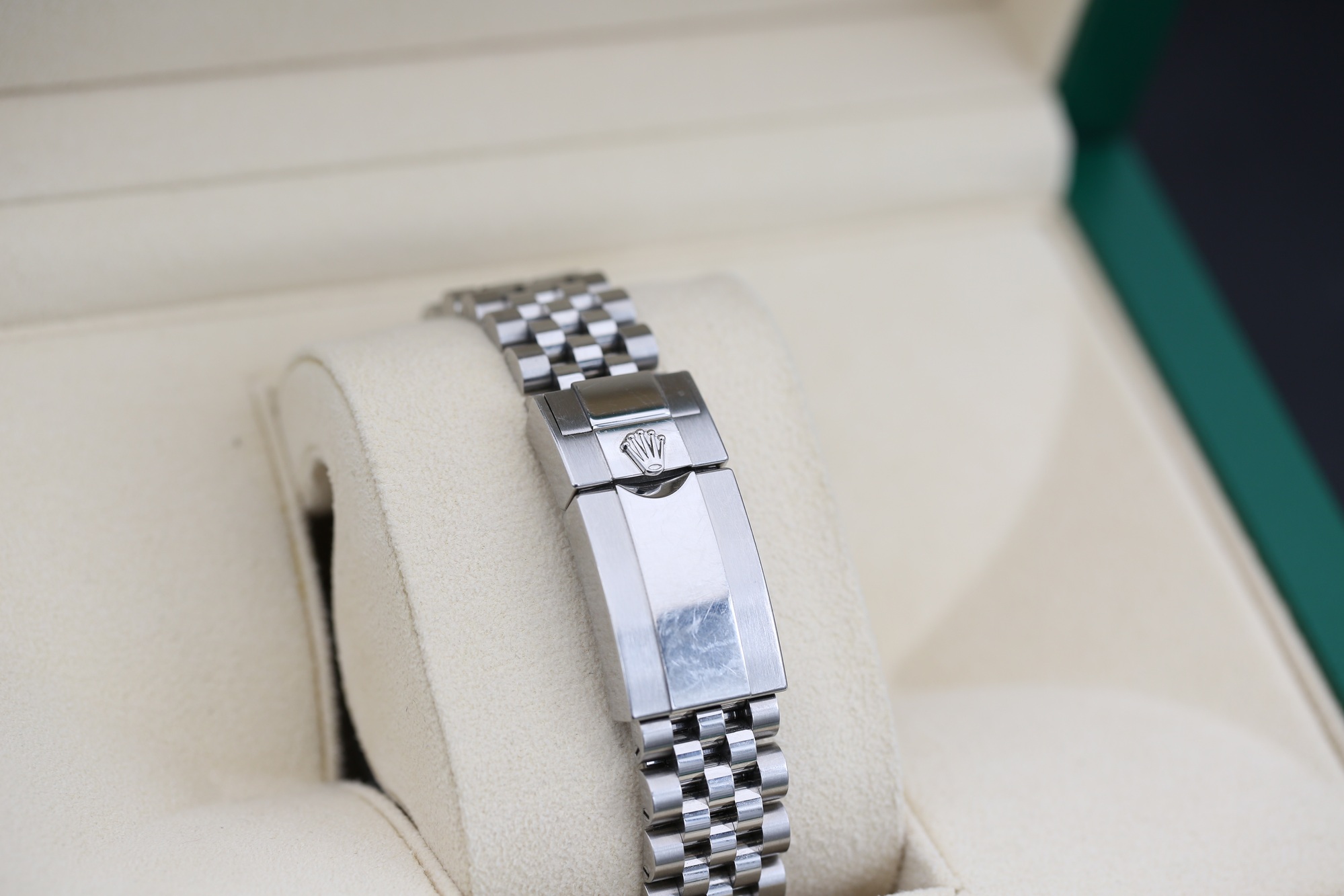 Rolex 126710BLNR Black GMT-MASTER II 40mm 2022 Batgirl — view 8