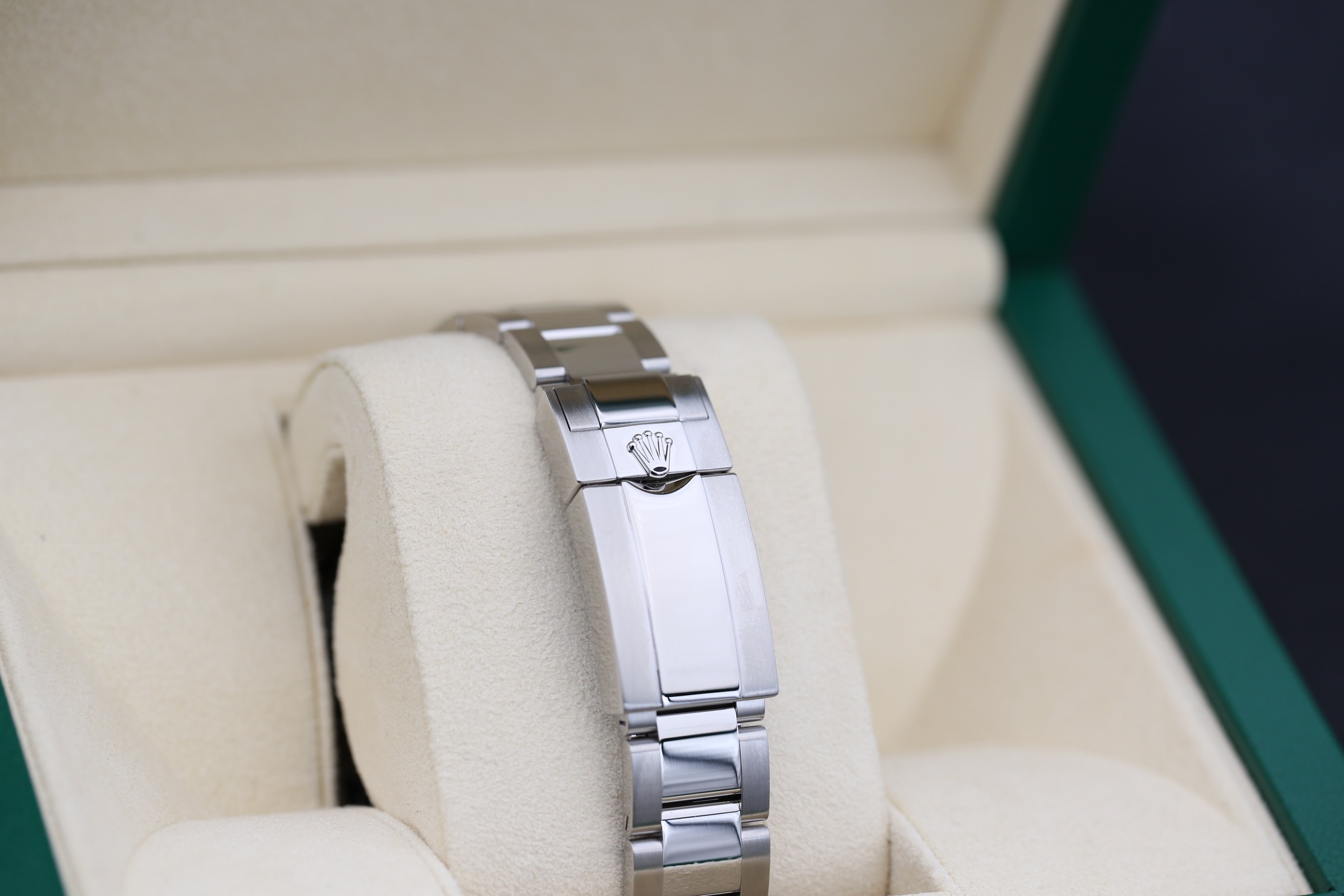 Rolex 126710BLNR Black GMT-MASTER II 40mm 2022 BATMAN — view 8