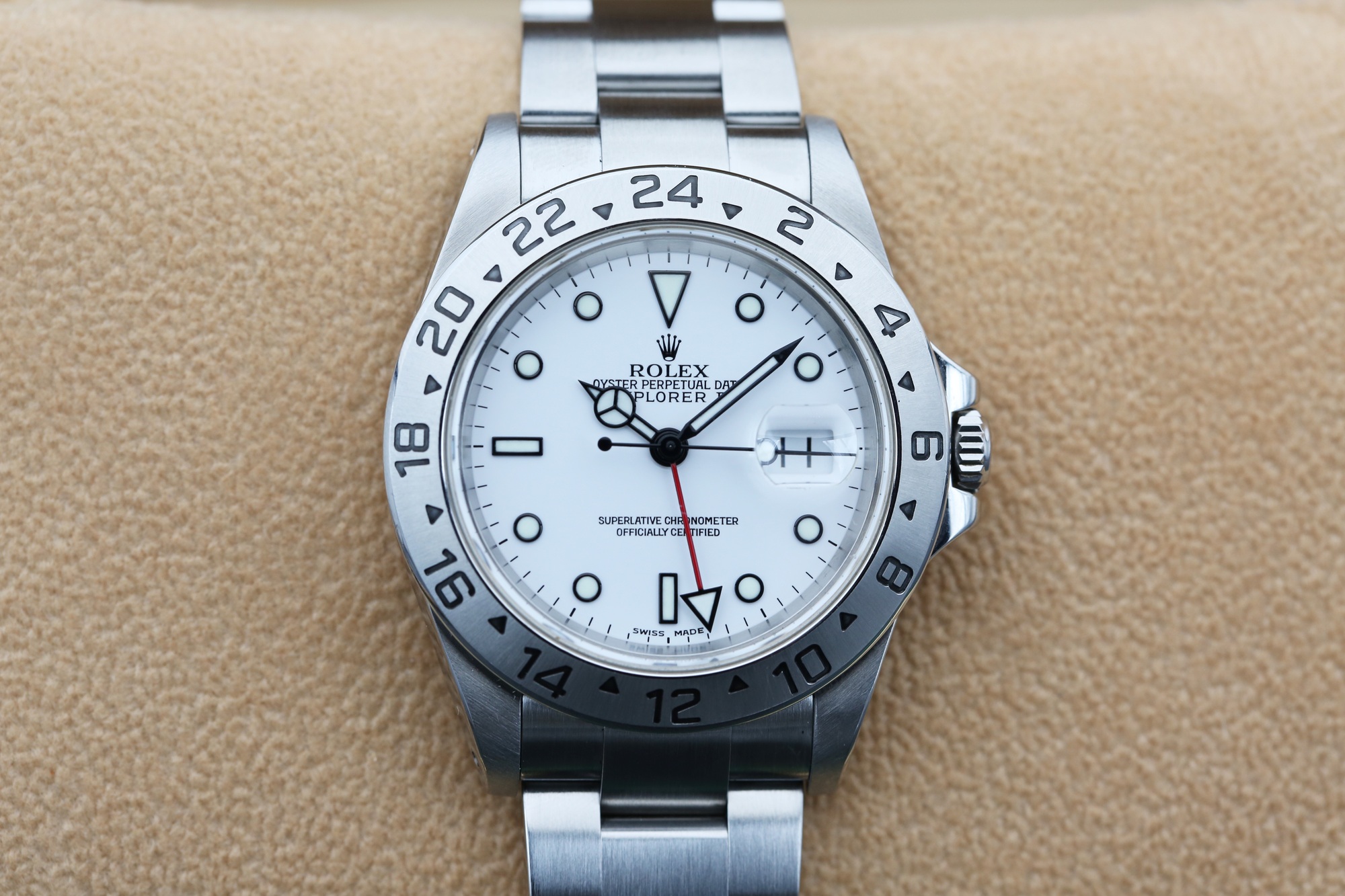 Rolex 16570 White EXPLORER II 40mm 2000