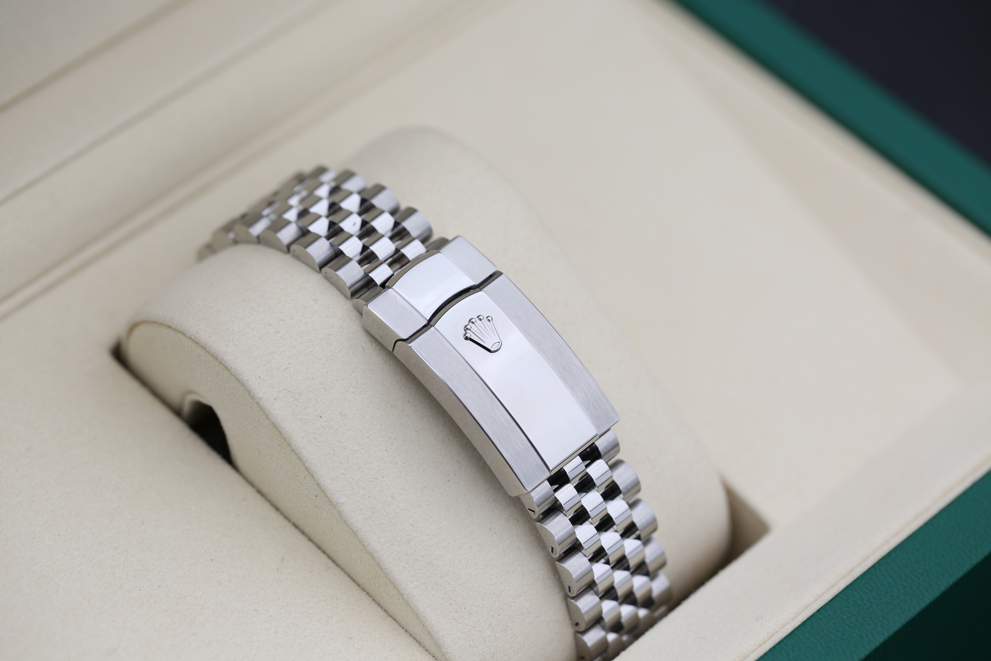 Rolex 126334 Black DATEJUST 41mm 2026 — view 8
