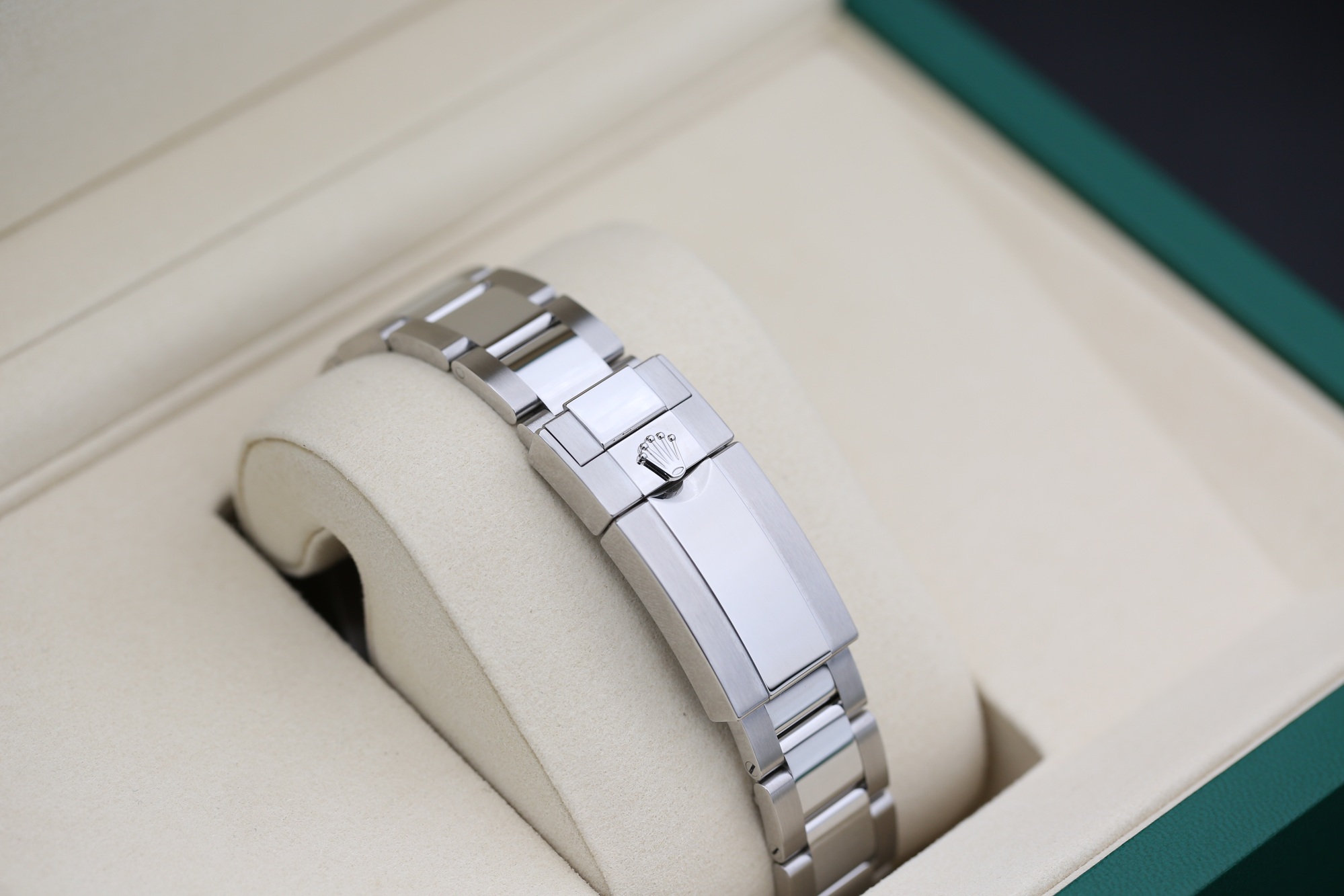 Rolex 126710GRNR Black GMT MASTER II 40mm 2026 BRUCE WAYNE — view 8