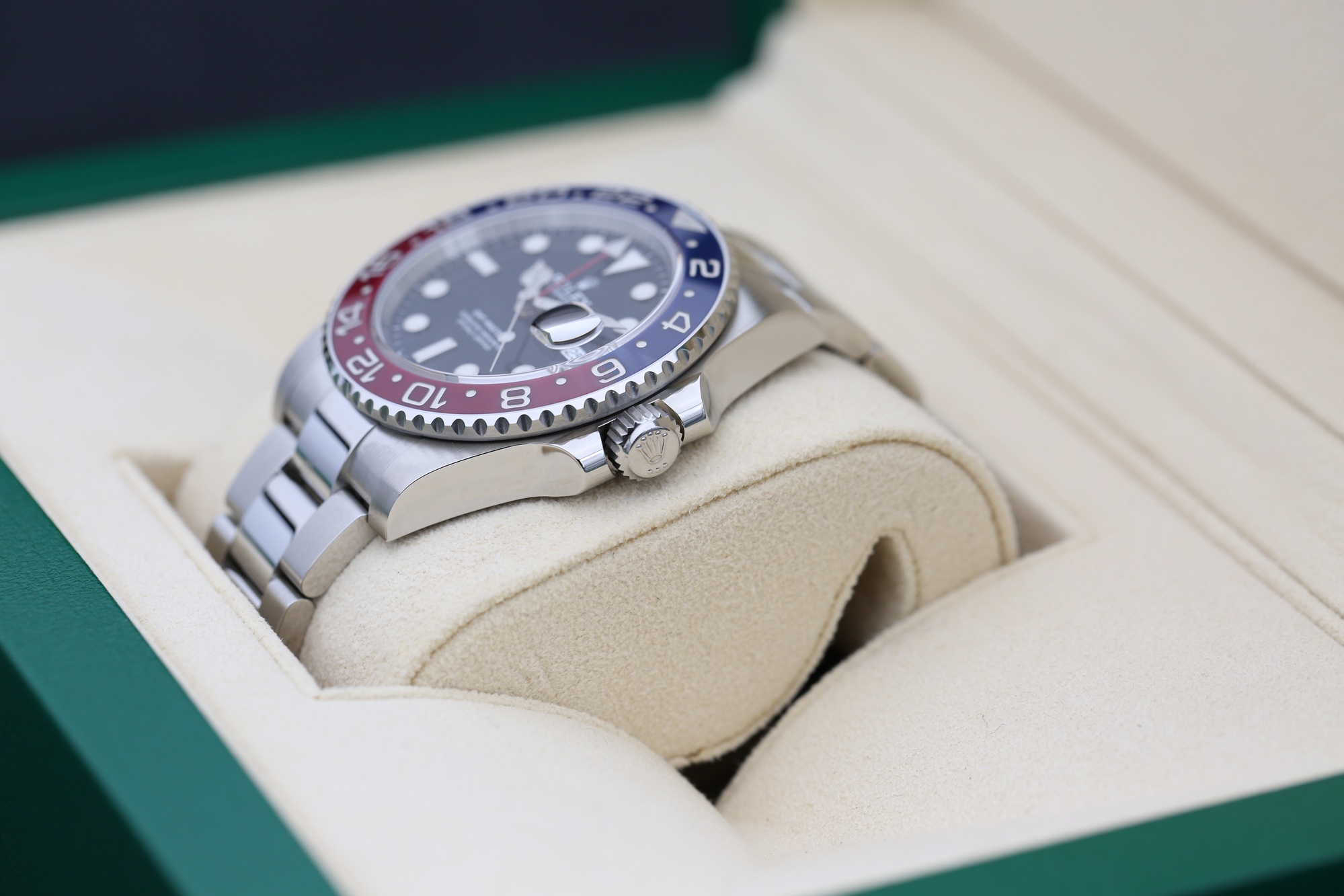 Rolex 126710BLRO Black GMT-MASTER II 40mm 2022 PEPSI — view 6
