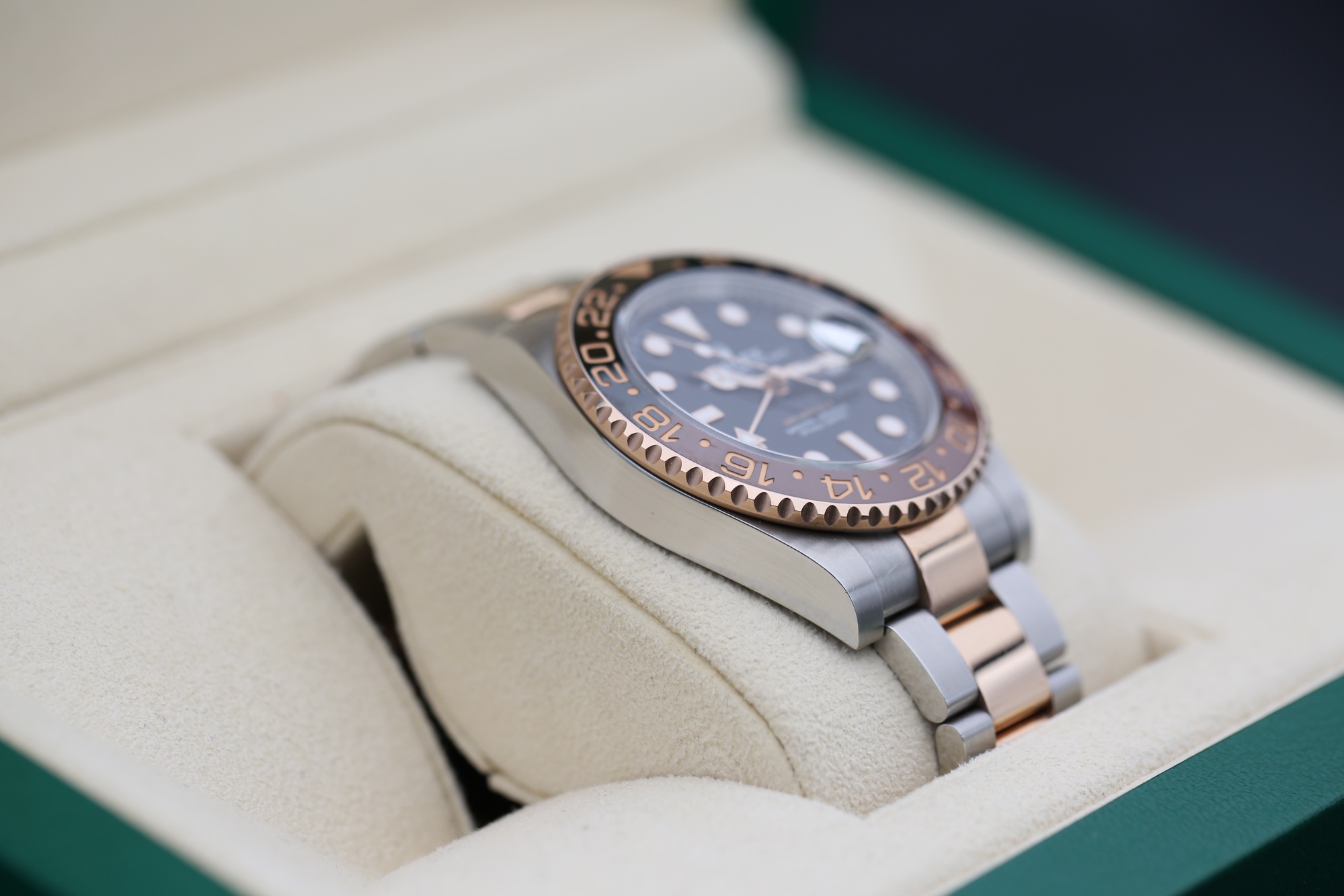 Rolex 126711CHNR Black GMT-MASTER II 40mm 2024 ROOTBEER — view 7