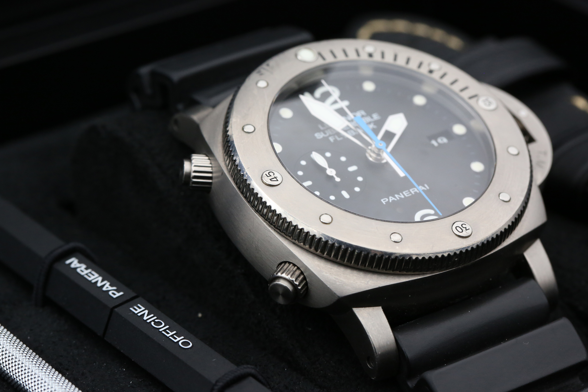 Panerai PAM00614 Black LUMINOR  47mm 2017 — view 5