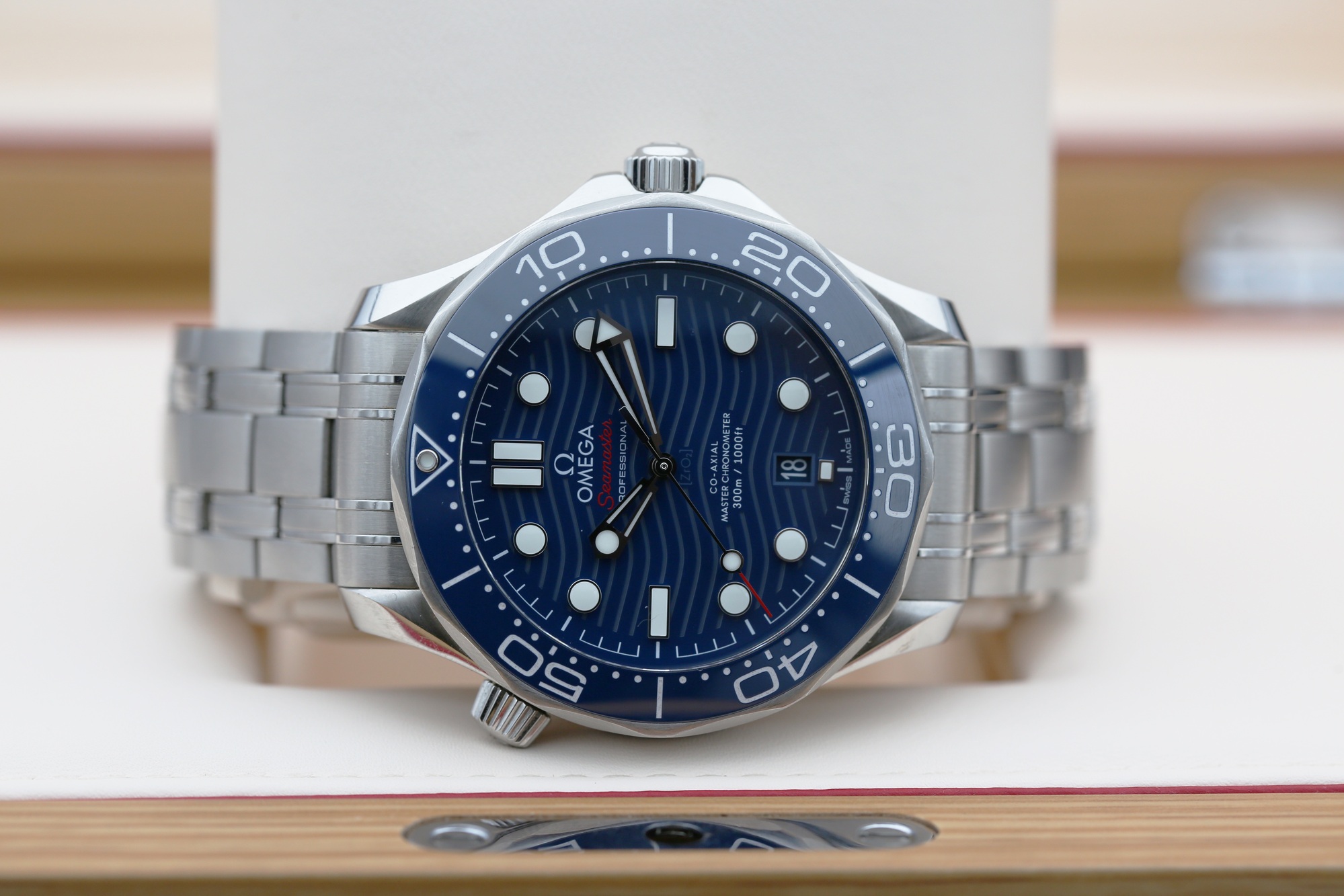 Omega 210.30.42.20.03.001 Blue SEA MASTER  42mm 2020 — view 3