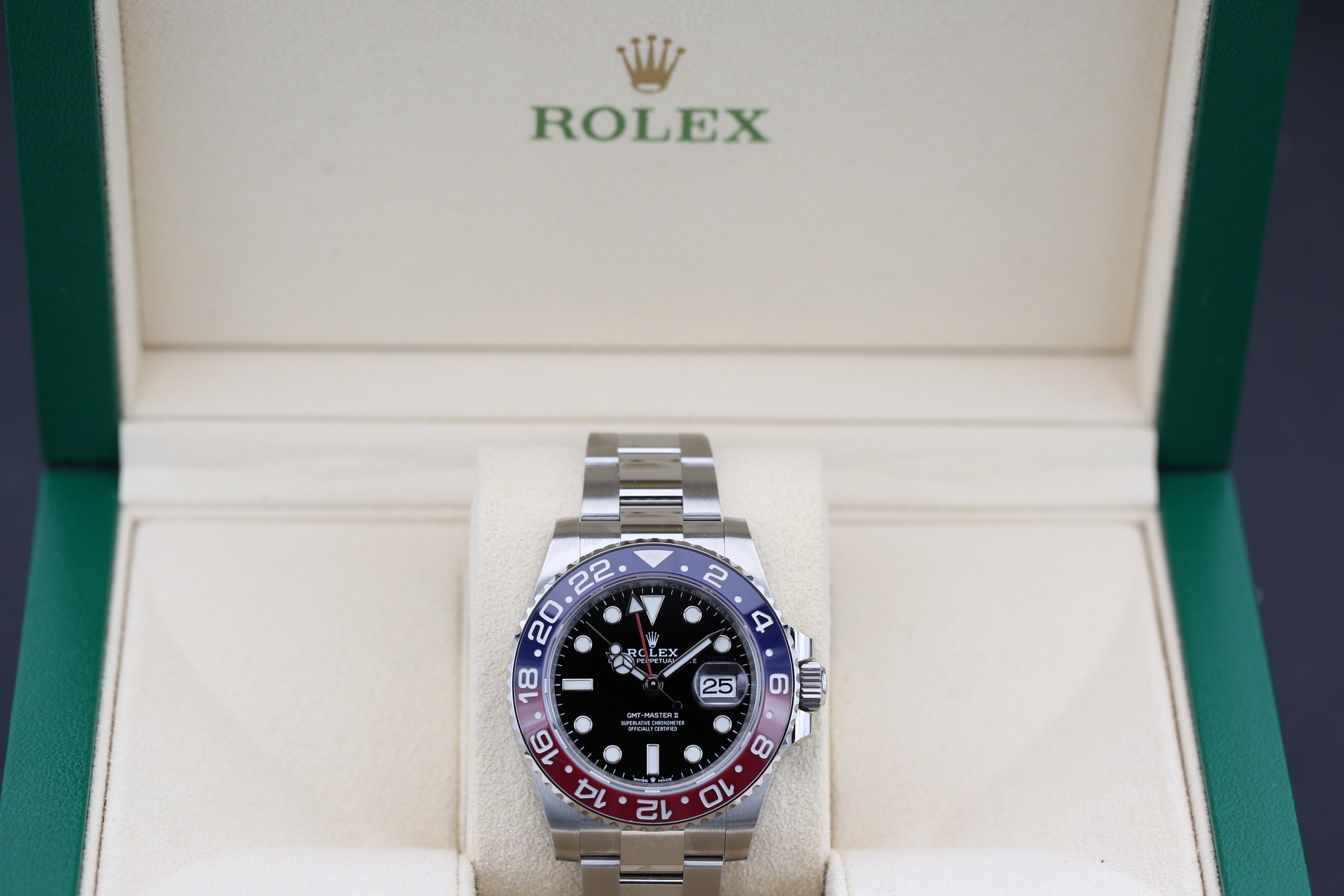 Rolex 126710BLRO Black GMT-MASTER II 40mm 2022 PEPSI — view 4