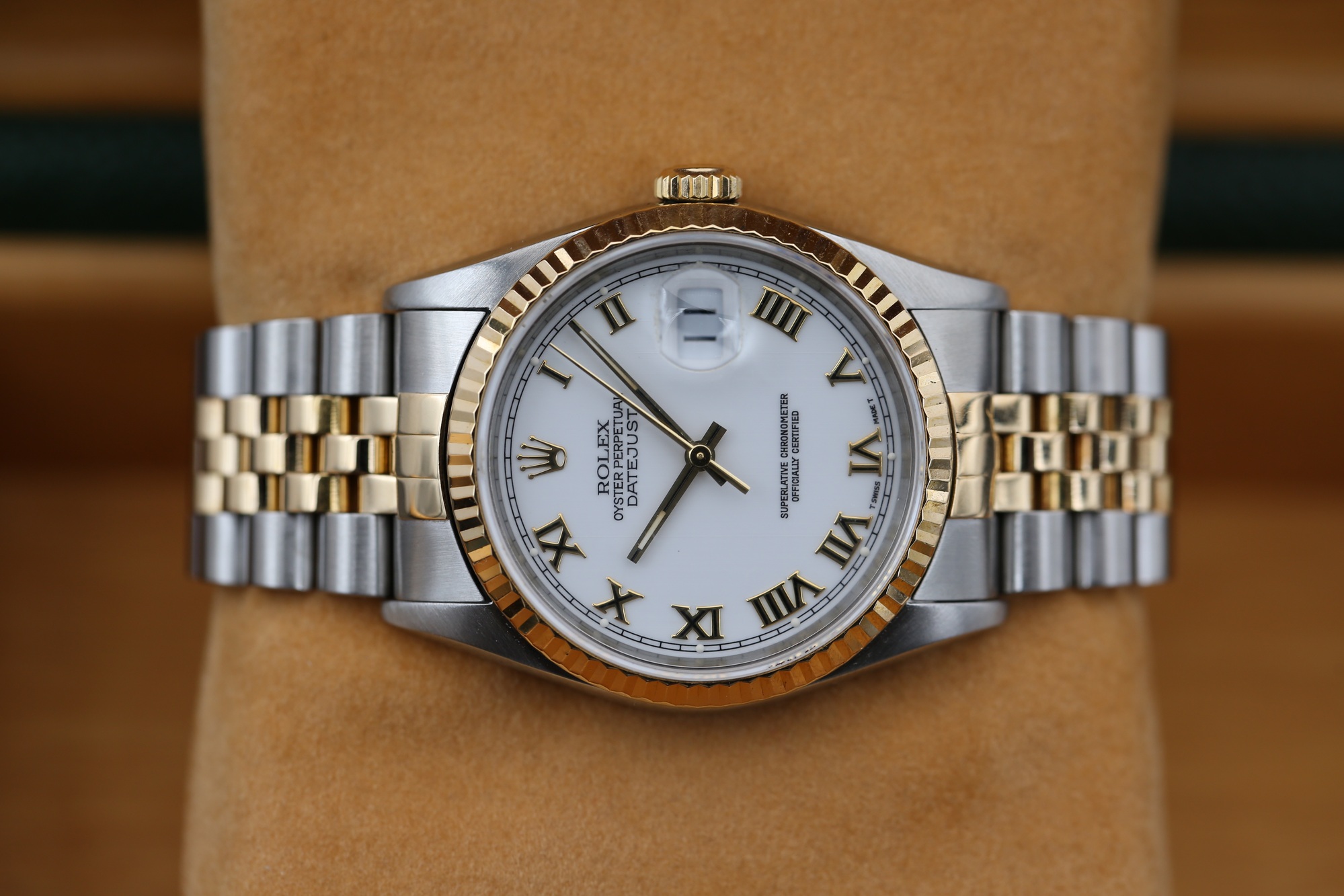 Rolex 16233 White Roman DATEJUST 36mm 1996 — view 3