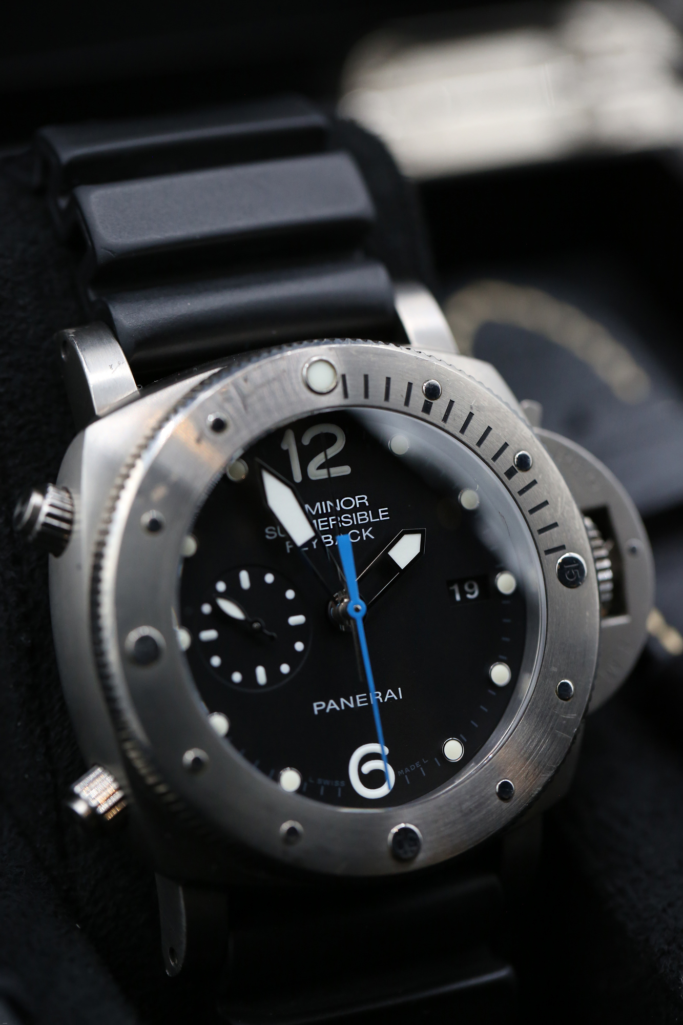 Panerai PAM00614 Black LUMINOR  47mm 2017 — view 3