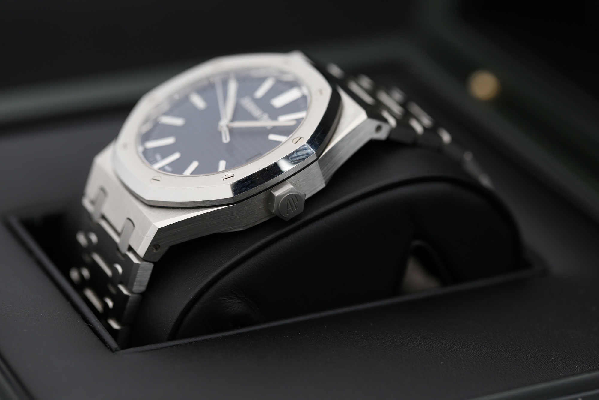 Audemars Piguet 15510ST.OO.1320ST.01 Blue ROYAL OAK 41mm 2023 — view 6