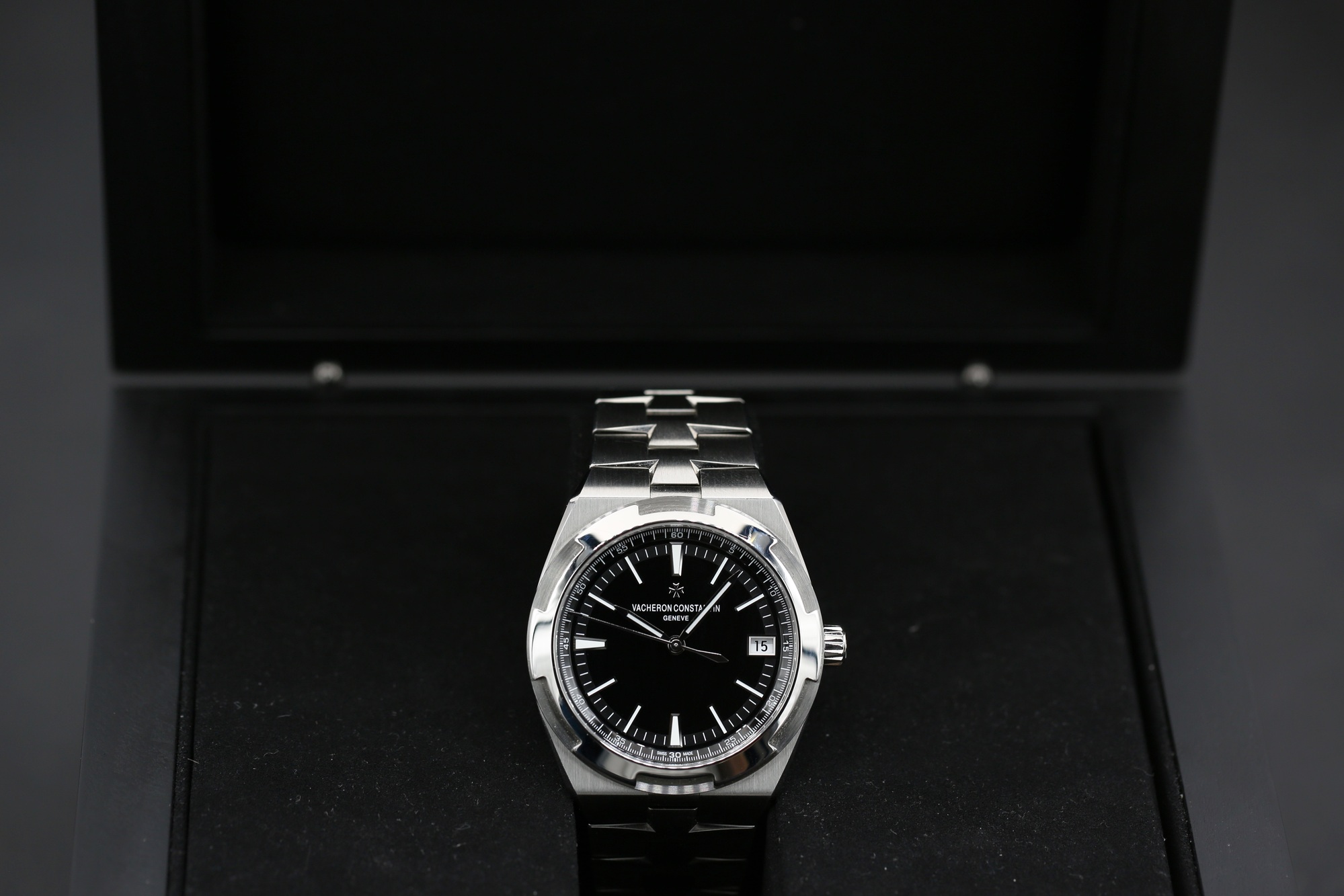 Vacheron Constantin 4500V/110A-B483 Black OVERSEAS 41mm 2023 — view 4