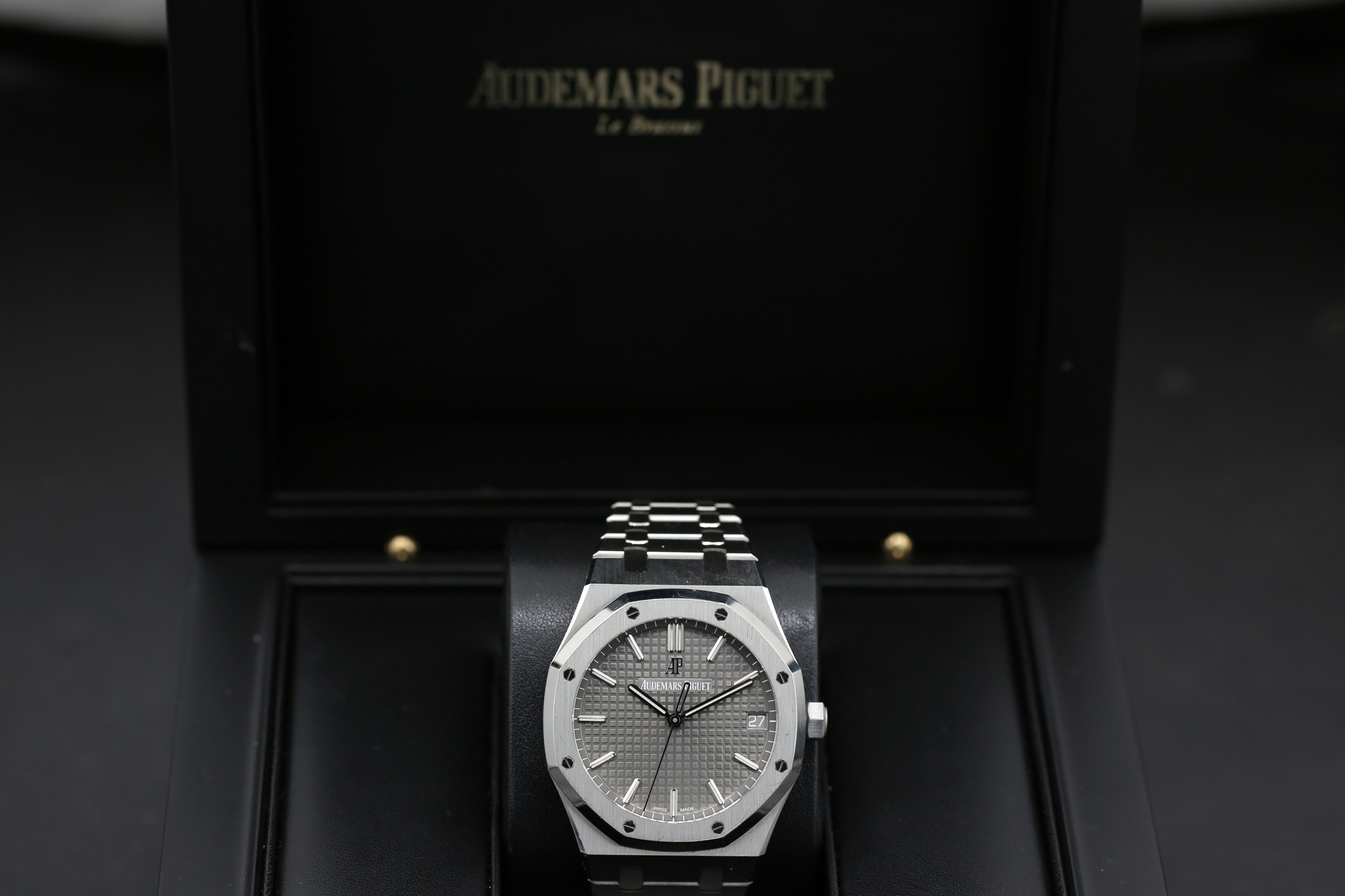 Audemars Piguet 15500ST.OO.1220ST.02 Grey ROYAL OAK 41mm 2020 — view 4