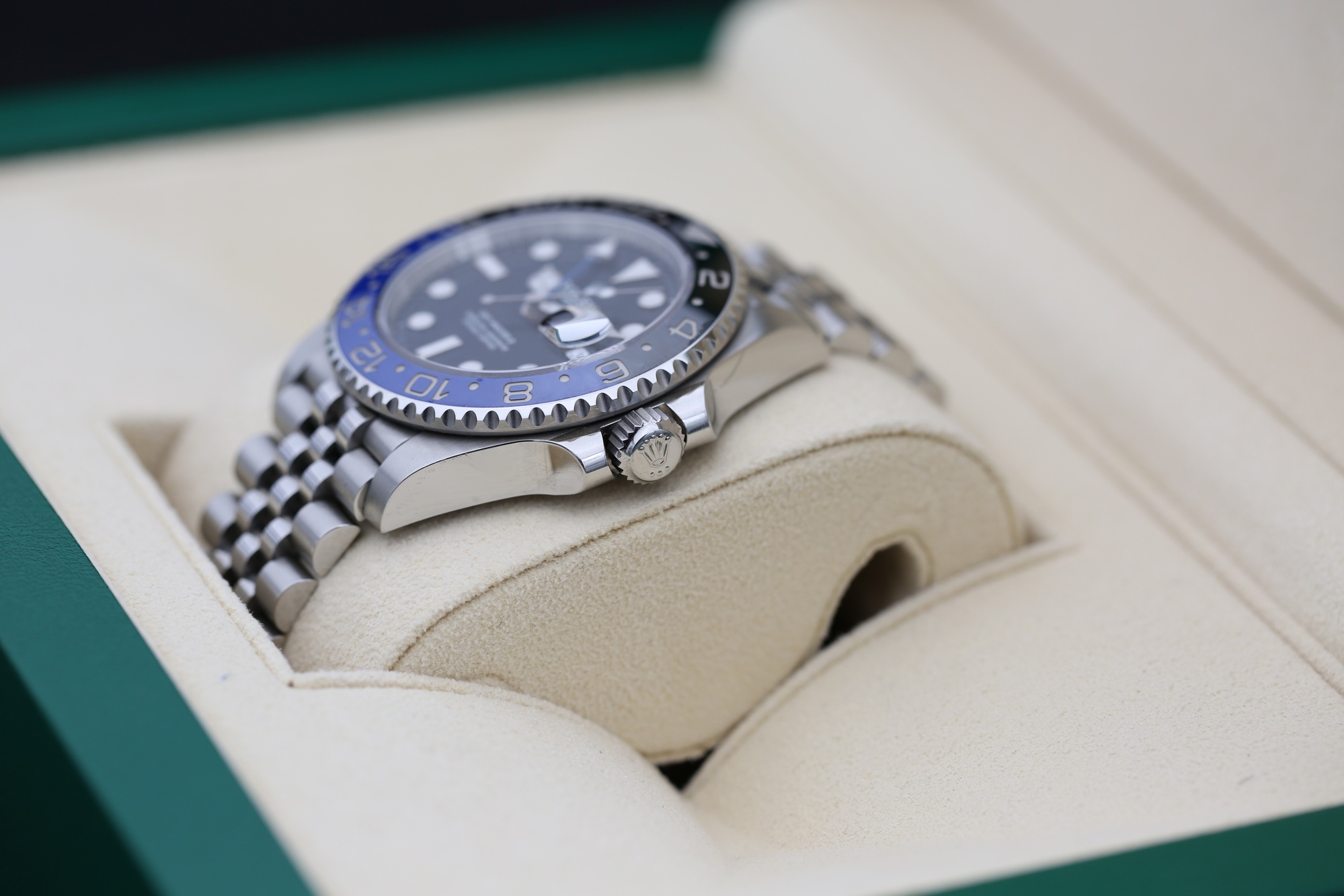 Rolex 126710BLNR Black GMT-MASTER II 40mm 2022 Batgirl — view 6
