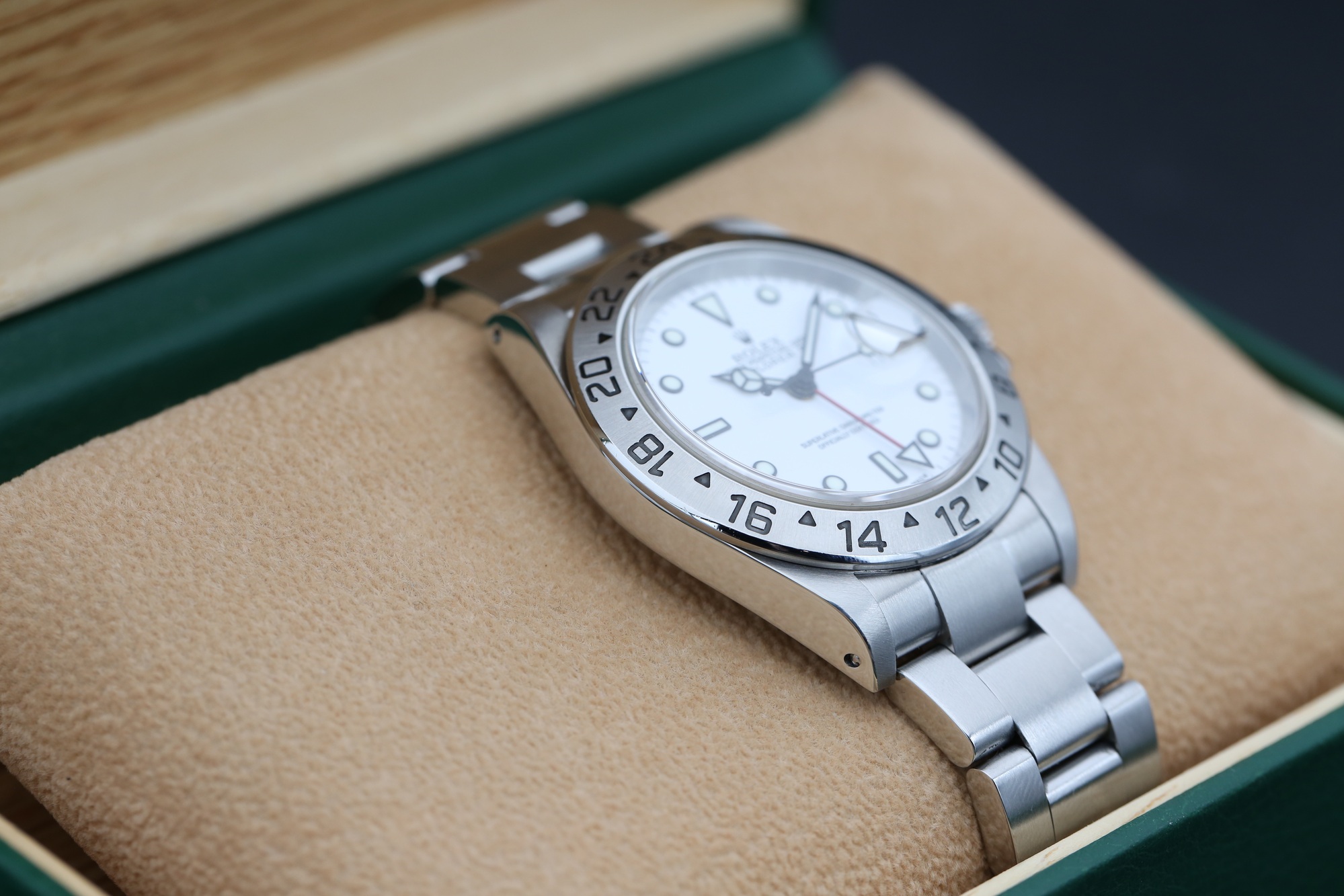 Rolex 16570 White EXPLORER II 40mm 2000 — view 6