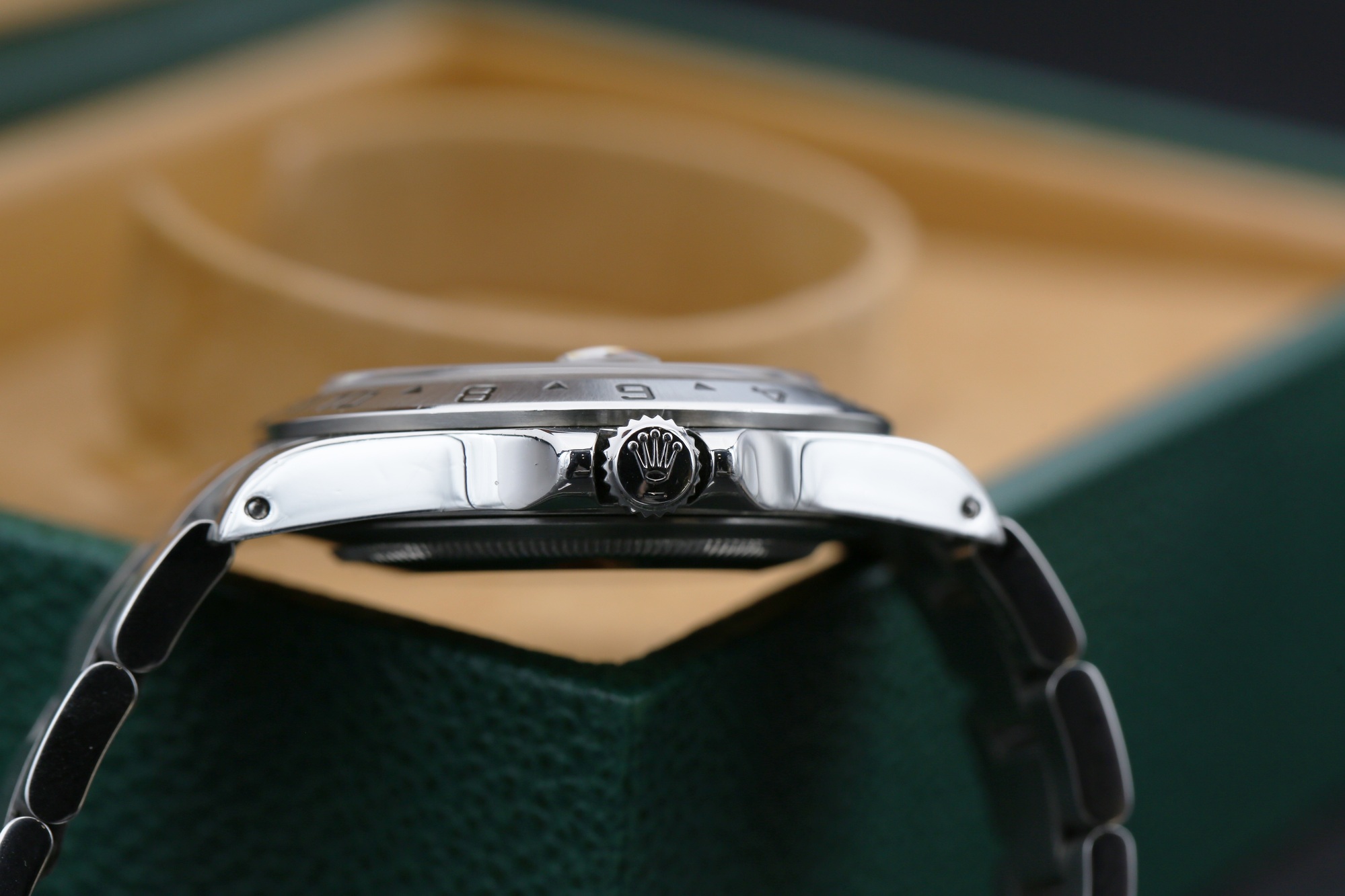 Rolex 16570 Black EXPLORER II 40mm 2002 — view 5