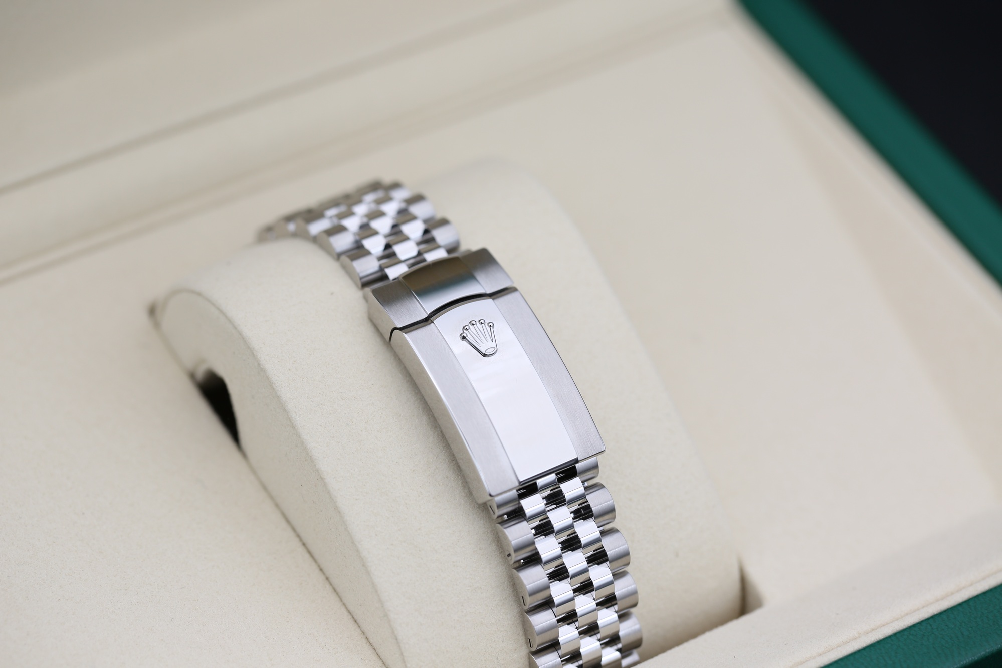 Rolex 126300 Mint Green DATEJUST 41mm 2026 — view 7