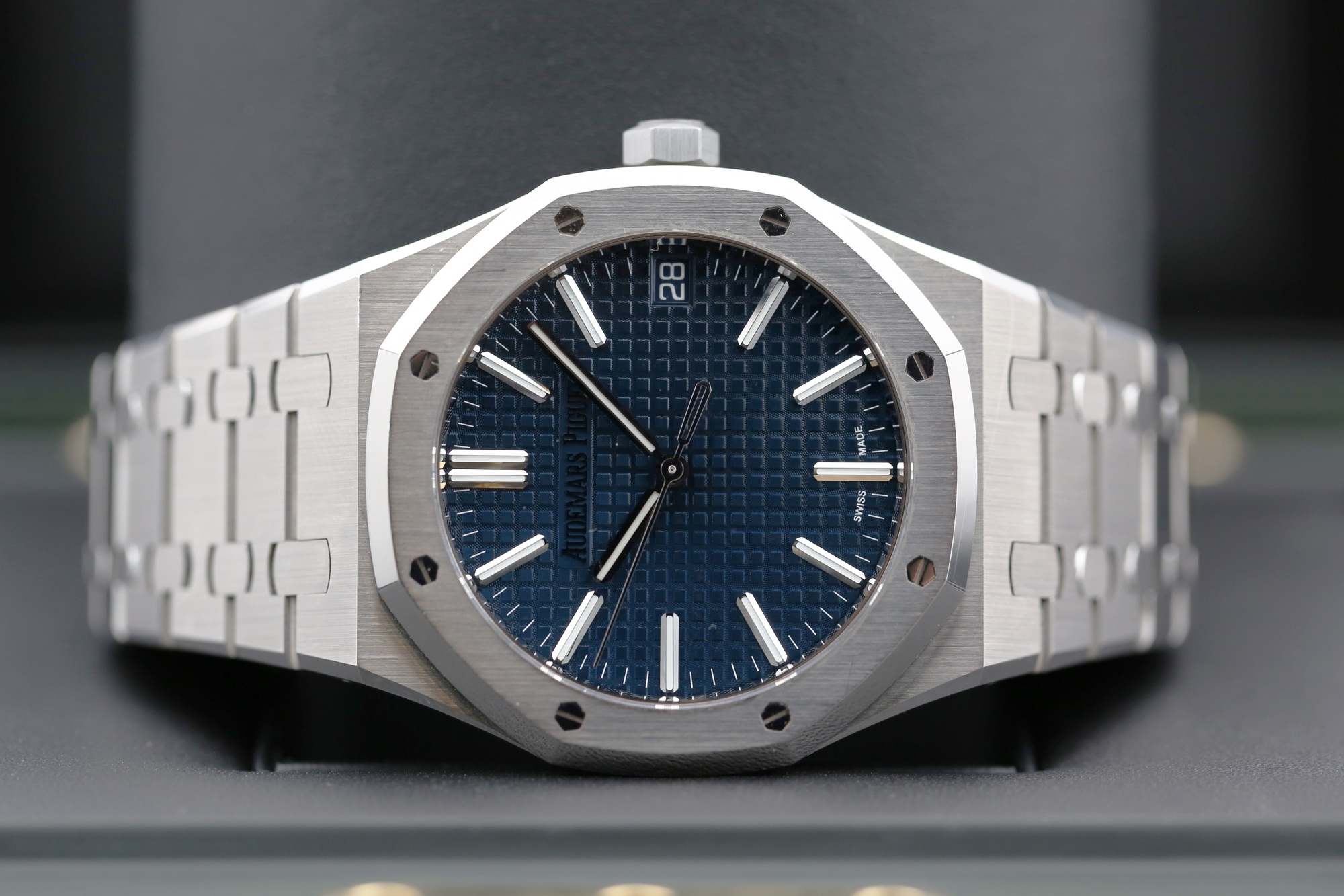 Audemars Piguet 15510ST.OO.1320ST.01 Blue ROYAL OAK 41mm 2023 — view 5
