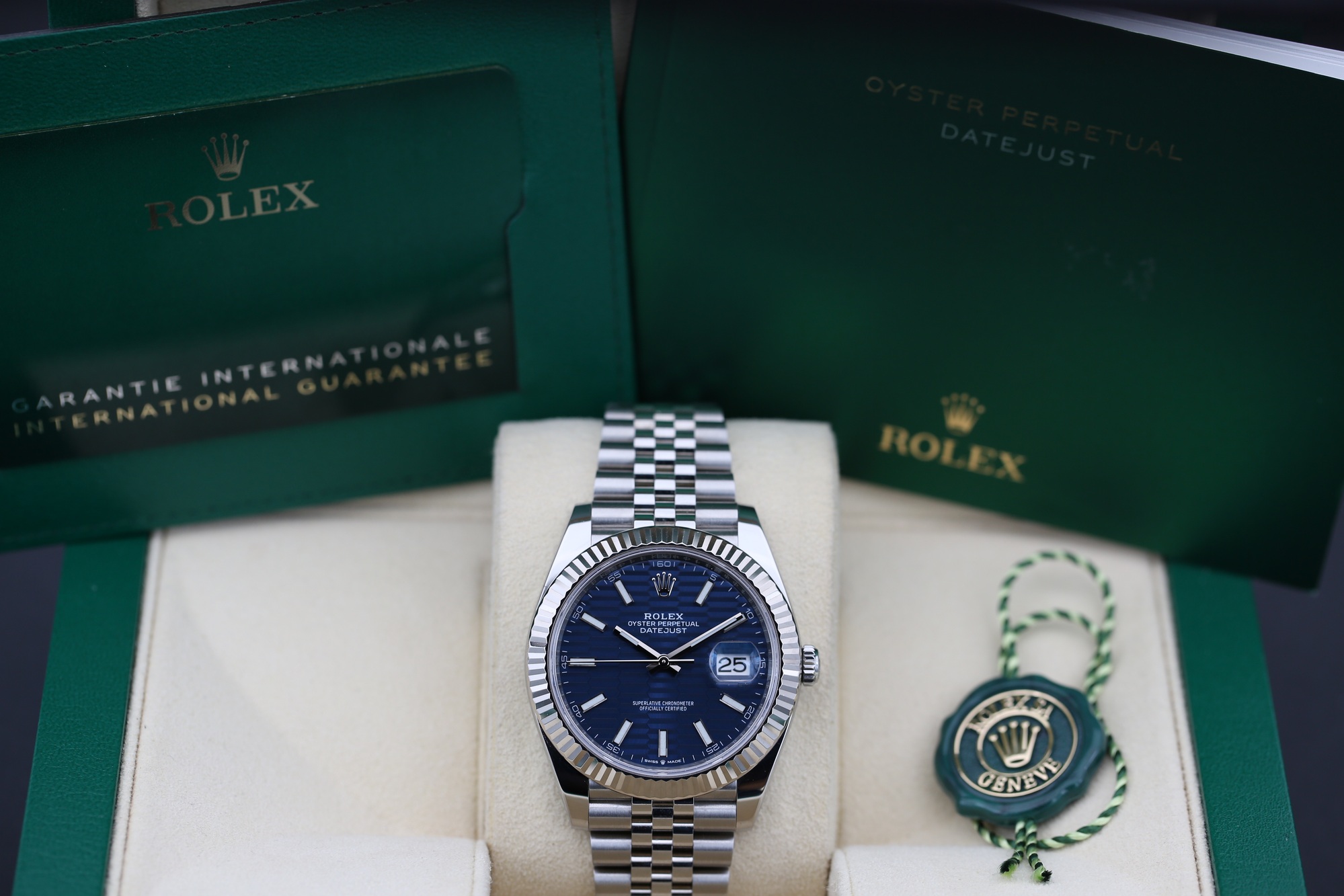 Rolex 126334 Blue Motif DATEJUST 41mm 2022 — view 5